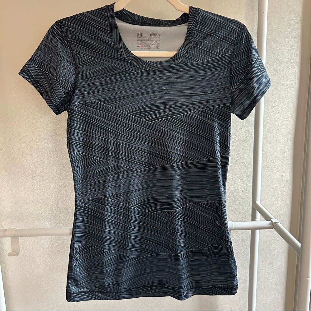 ⭐️ Under Armour bandage print heat gear top